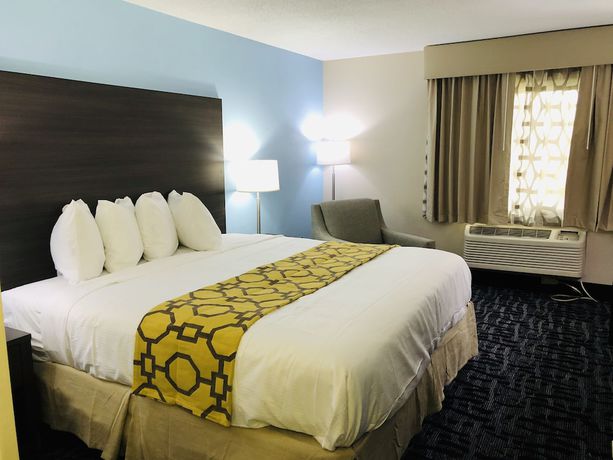 Imagen de la habitación del Hotel Baymont by Wyndham Joliet. Foto 2