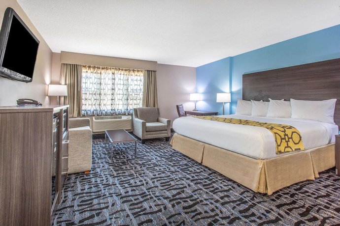 Imagen de la habitación del Hotel Baymont by Wyndham Joliet. Foto 5