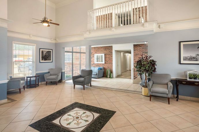 Imagen de los interiores del Hotel Baymont by Wyndham Kansas City KU Medical Center. Foto 16