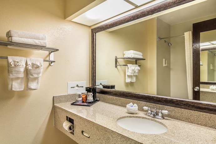 Imagen de la habitación del Hotel Baymont by Wyndham Kansas City KU Medical Center. Foto 14