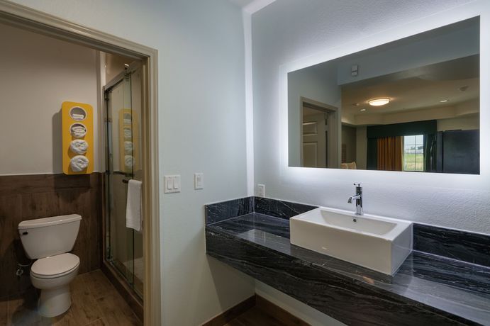 Imagen de la habitación del Hotel Baymont by Wyndham Kingwood. Foto 4