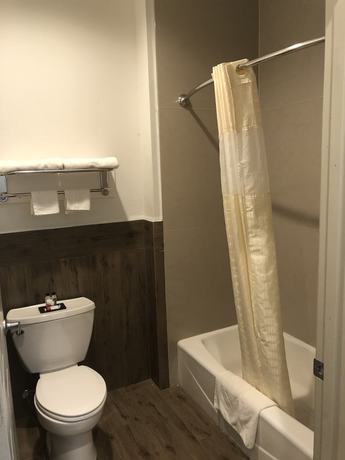 Imagen de la habitación del Hotel Baymont by Wyndham Kingwood. Foto 12