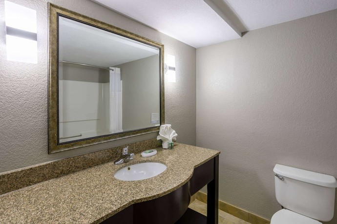 Imagen de la habitación del Hotel Baymont by Wyndham La Vergne. Foto 7