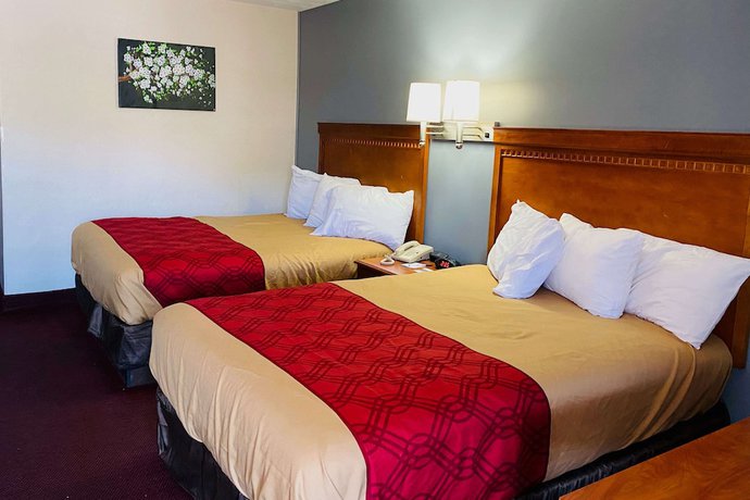 Imagen de la habitación del Hotel Baymont by Wyndham Lake George. Foto 6
