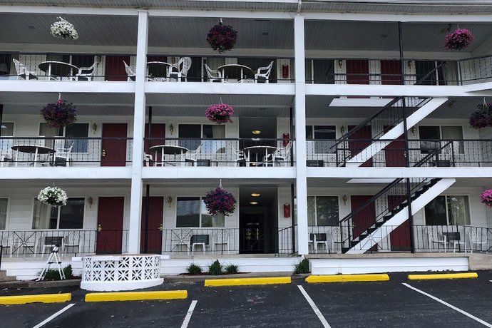 Imagen general del Hotel Baymont by Wyndham Lake George. Foto 2