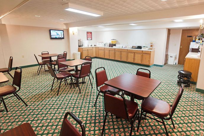 Imagen del bar/restaurante del Hotel Baymont by Wyndham Lake George. Foto 4