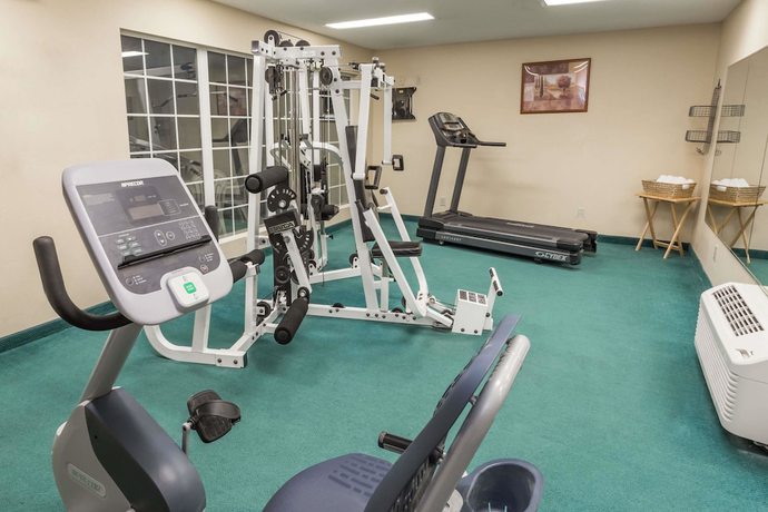 Imagen de los interiores del Hotel Baymont by Wyndham Lakeland. Foto 12