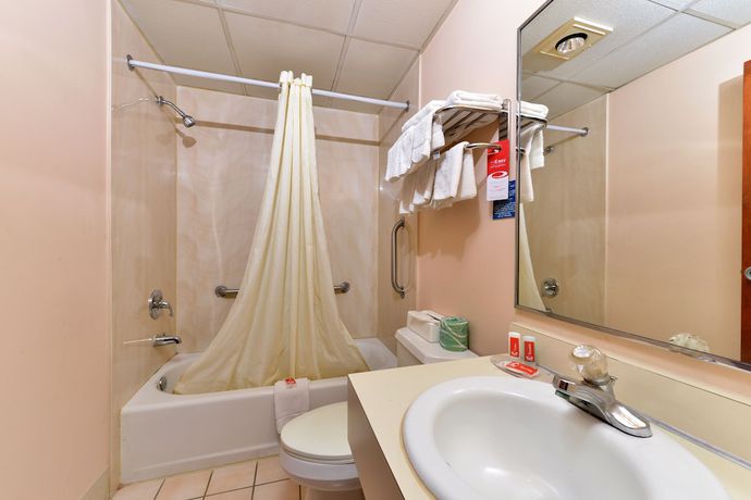 Imagen de la habitación del Hotel Baymont by Wyndham Lancaster PA Dutch Country. Foto 3