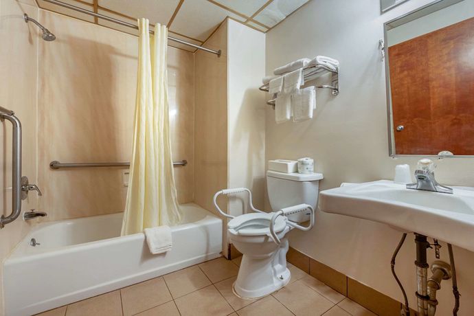 Imagen de la habitación del Hotel Baymont by Wyndham Lancaster PA Dutch Country. Foto 10