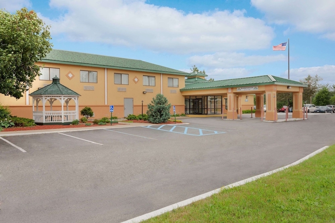 Imagen general del Hotel Baymont by Wyndham Latham Albany Airport. Foto 5