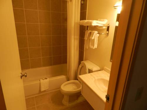 Imagen de la habitación del Hotel Baymont by Wyndham Liberty MO. Foto 6