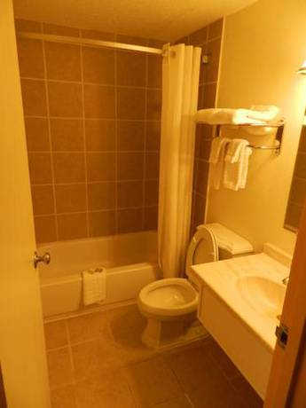 Imagen de la habitación del Hotel Baymont by Wyndham Liberty MO. Foto 8
