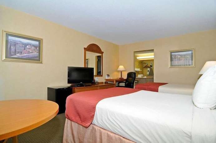 Imagen de la habitación del Hotel Baymont by Wyndham Lynchburg. Foto 5