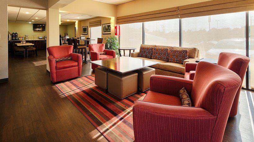 Imagen de los interiores del Hotel Baymont by Wyndham Lynchburg. Foto 17