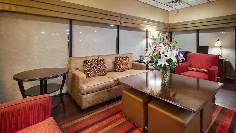 Imagen de los interiores del Hotel Baymont by Wyndham Lynchburg. Foto 18