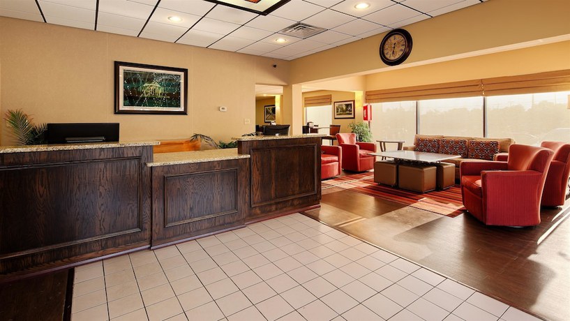 Imagen de los interiores del Hotel Baymont by Wyndham Lynchburg. Foto 19