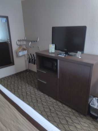 Imagen de la habitación del Hotel Baymont by Wyndham Madison Heights Detroit Area. Foto 6