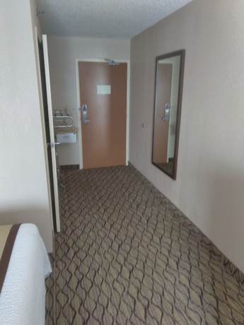 Imagen de la habitación del Hotel Baymont by Wyndham Madison Heights Detroit Area. Foto 7