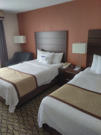 Imagen de la habitación del Hotel Baymont by Wyndham Madison Heights Detroit Area. Foto 15