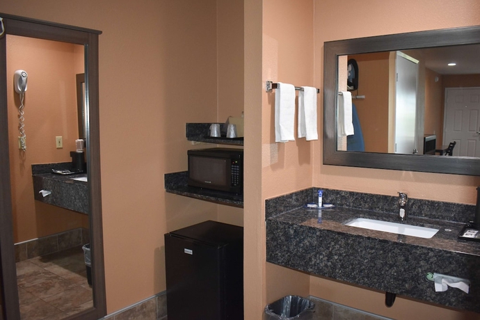 Imagen de la habitación del Hotel Baymont by Wyndham Manteca. Foto 9