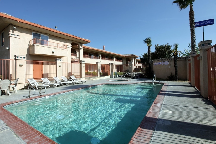 Imagen de la piscina del Hotel Baymont by Wyndham Manteca. Foto 16