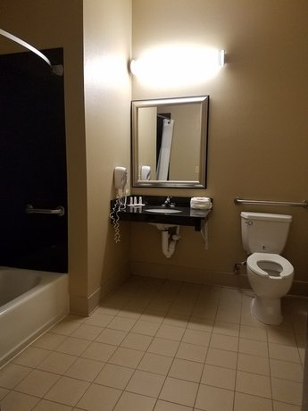 Imagen de la habitación del Hotel Baymont by Wyndham Marrero. Foto 17