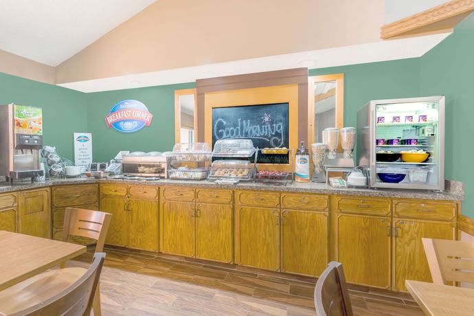 Imagen del bar/restaurante del Hotel Baymont by Wyndham Marshalltown. Foto 2
