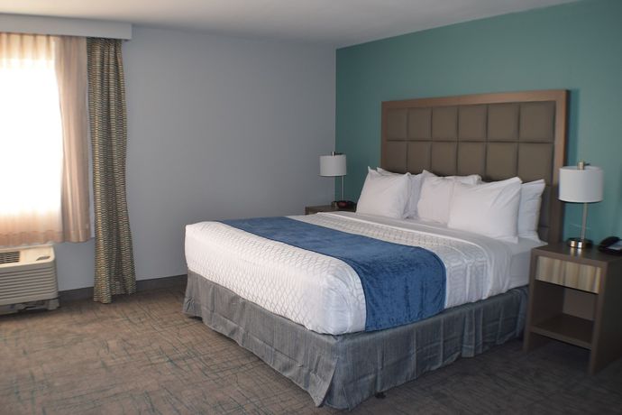 Imagen de la habitación del Hotel Baymont by Wyndham Maumee Toledo. Foto 9