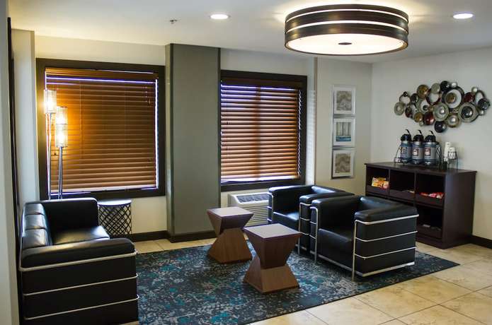 Imagen de los interiores del Hotel Baymont by Wyndham Maumee Toledo. Foto 16