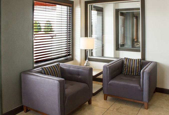 Imagen de los interiores del Hotel Baymont by Wyndham Maumee Toledo. Foto 20