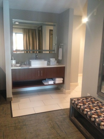 Imagen de la habitación del Hotel Baymont by Wyndham Maumee Toledo. Foto 13