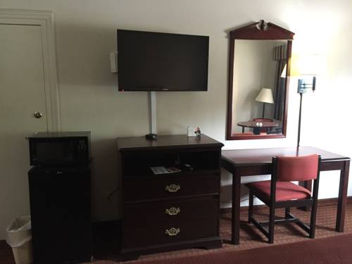 Imagen de la habitación del Hotel Baymont by Wyndham Midway/Tallahassee. Foto 7