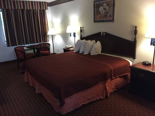 Imagen de la habitación del Hotel Baymont by Wyndham Midway/Tallahassee. Foto 8