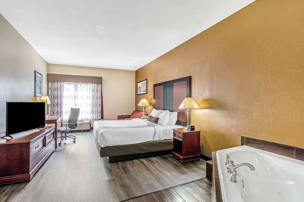 Imagen de la habitación del Hotel Baymont by Wyndham Moss Point. Foto 13