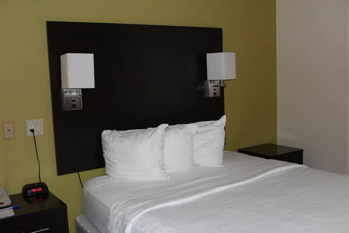 Imagen de la habitación del Hotel Baymont by Wyndham Newark I-95 at University of Delaware. Foto 5