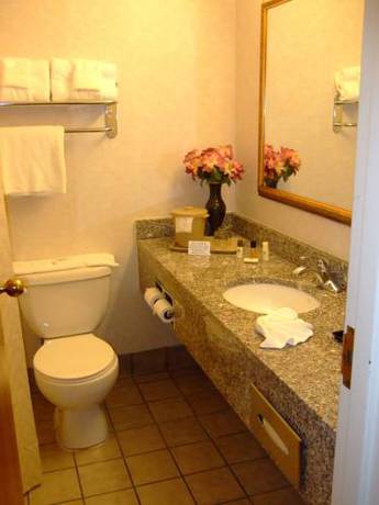 Imagen de la habitación del Hotel Baymont by Wyndham North Dartmouth / Fall River. Foto 11