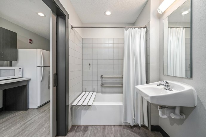 Imagen de la habitación del Hotel Baymont by Wyndham Ocala Suites. Foto 8