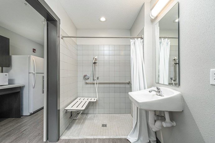 Imagen de la habitación del Hotel Baymont by Wyndham Ocala Suites. Foto 12