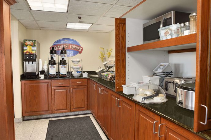 Imagen del bar/restaurante del Hotel Baymont by Wyndham Oklahoma City Airport. Foto 3