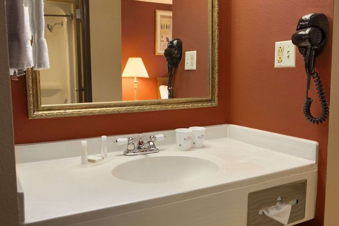 Imagen de la habitación del Hotel Baymont by Wyndham Oklahoma City Airport. Foto 11