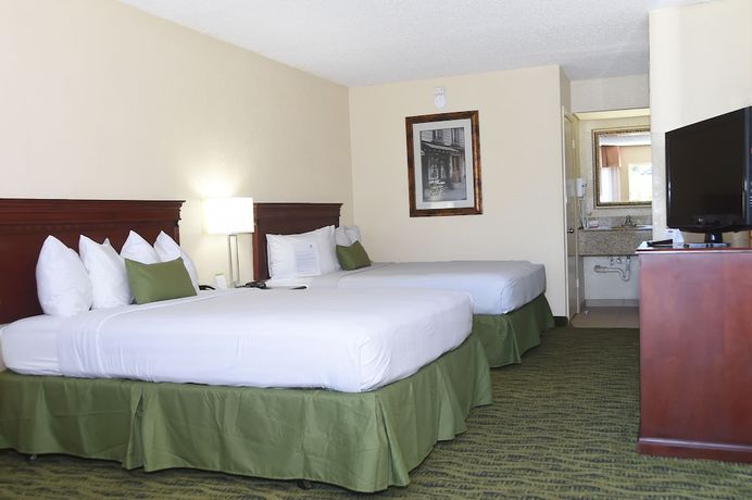 Imagen de la habitación del Hotel Baymont by Wyndham Orlando East. Foto 8