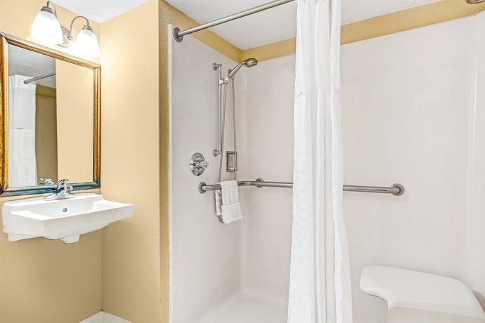 Imagen de la habitación del Hotel Baymont by Wyndham Orlando North Millenia. Foto 10