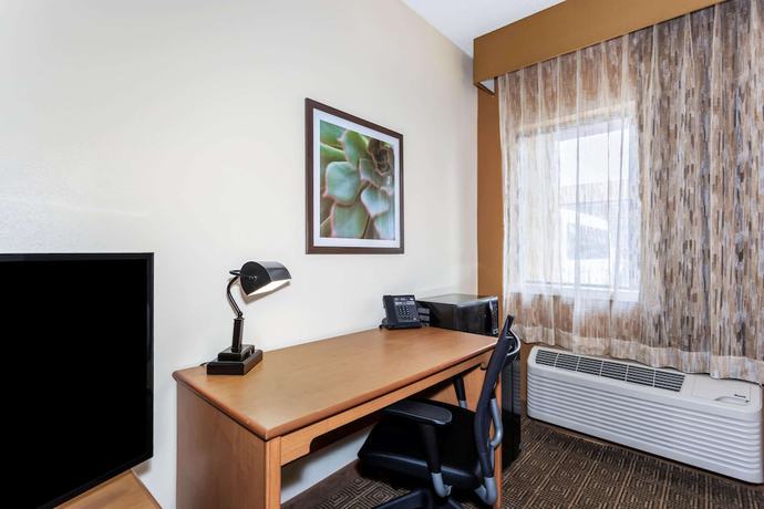 Imagen de la habitación del Hotel Baymont by Wyndham Orlando South. Foto 5