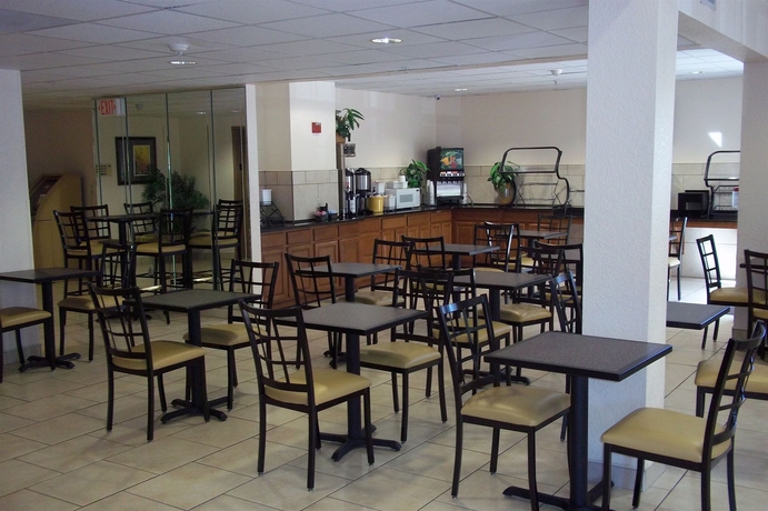 Imagen del bar/restaurante del Hotel Baymont by Wyndham Orlando/International Dr/Universal Blvd. Foto 4