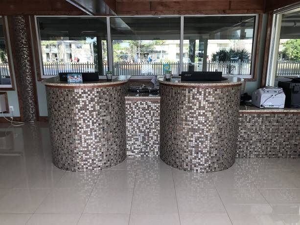 Imagen de los interiores del Hotel Baymont by Wyndham Panama City Beach. Foto 17