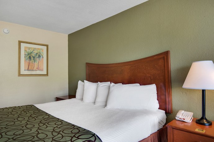 Imagen de la habitación del Hotel Baymont by Wyndham Panama City Beach. Foto 5