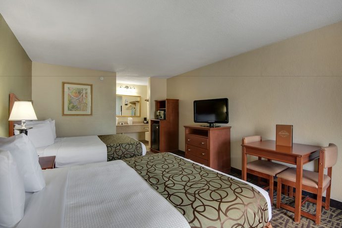 Imagen de la habitación del Hotel Baymont by Wyndham Panama City Beach. Foto 11