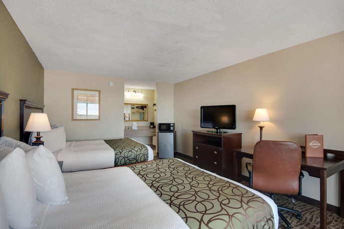 Imagen de la habitación del Hotel Baymont by Wyndham Panama City Beach. Foto 13