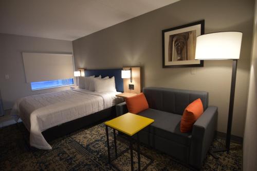 Imagen de la habitación del Hotel Baymont by Wyndham Pine Grove I-81. Foto 14