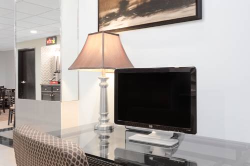 Imagen de la habitación del Hotel Baymont by Wyndham Pooler/Savannah. Foto 15